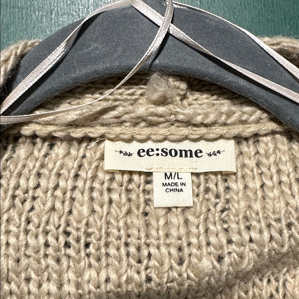 Sweater - Picture 3 of 3